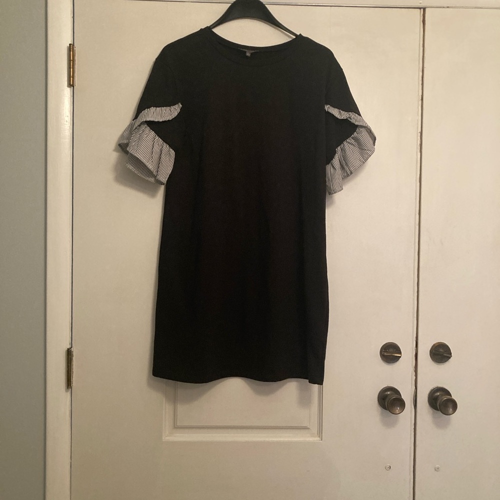 Luxology Classic Black Dress with Ruffled Sleeves - Size Large